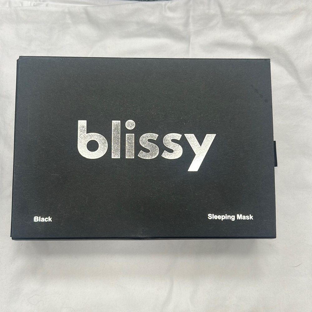 New in box- Blissy sleeping mask - 100% pure mulberry silk - black